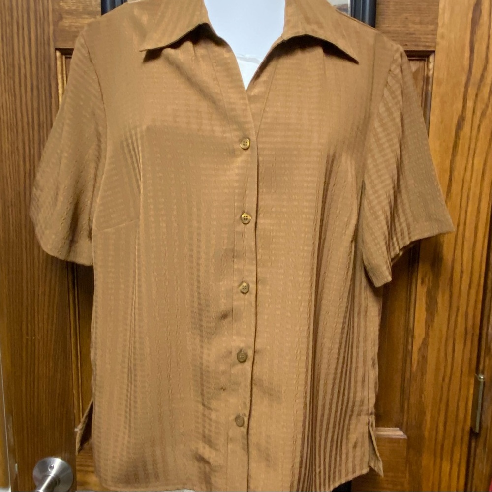 Apparenza Women Caramel Shirt NWOT Size S